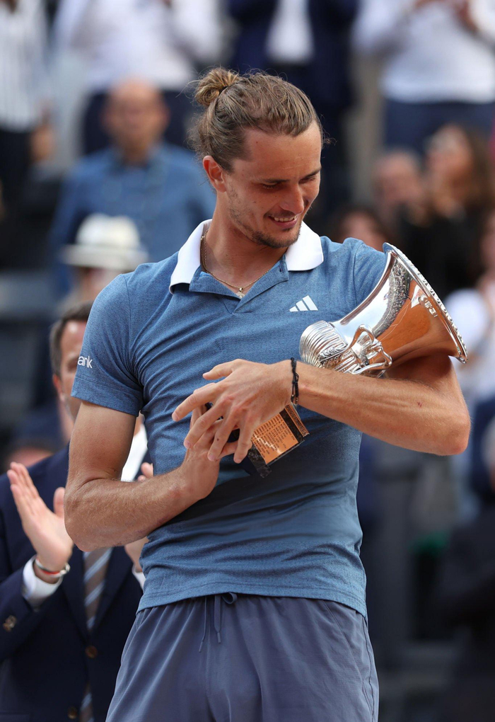 年终总决赛翻盘戴维斯杯，兹维列夫点燃赛场