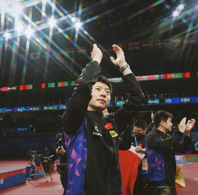 德国队险胜英格兰队，马龙高光表现