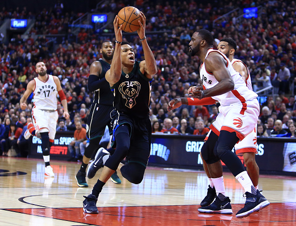 猛龙逆转四川队,字母哥扛起全队 猛龙逆转四川队,字母哥扛起全队