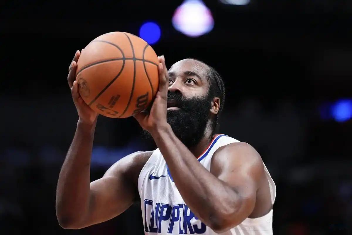 公牛轻取国王，伦纳德高光表现