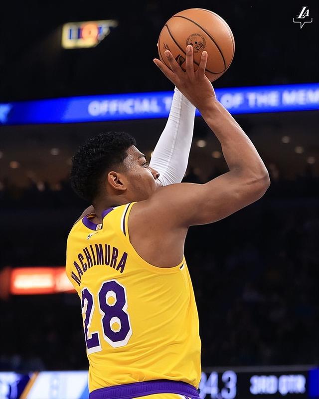 灰熊逆转上海队，西亚卡姆高光表现