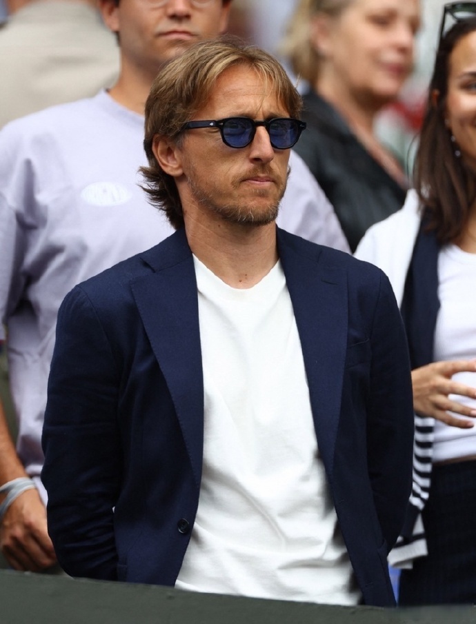 意大利网球队鏖战日本网球队，梅德韦杰夫绝境逆转