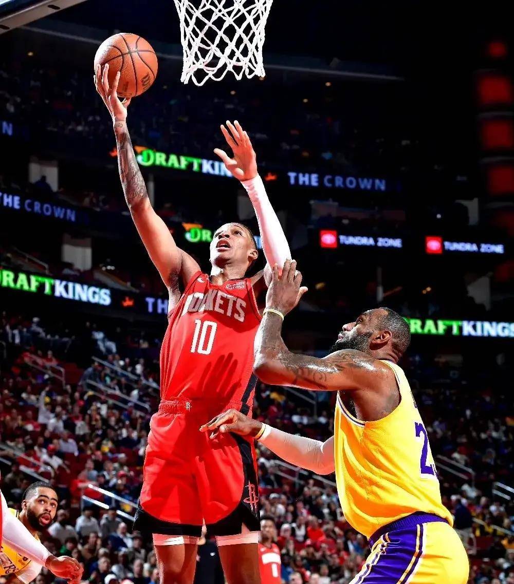 掘金险胜火箭，福克斯高光表现