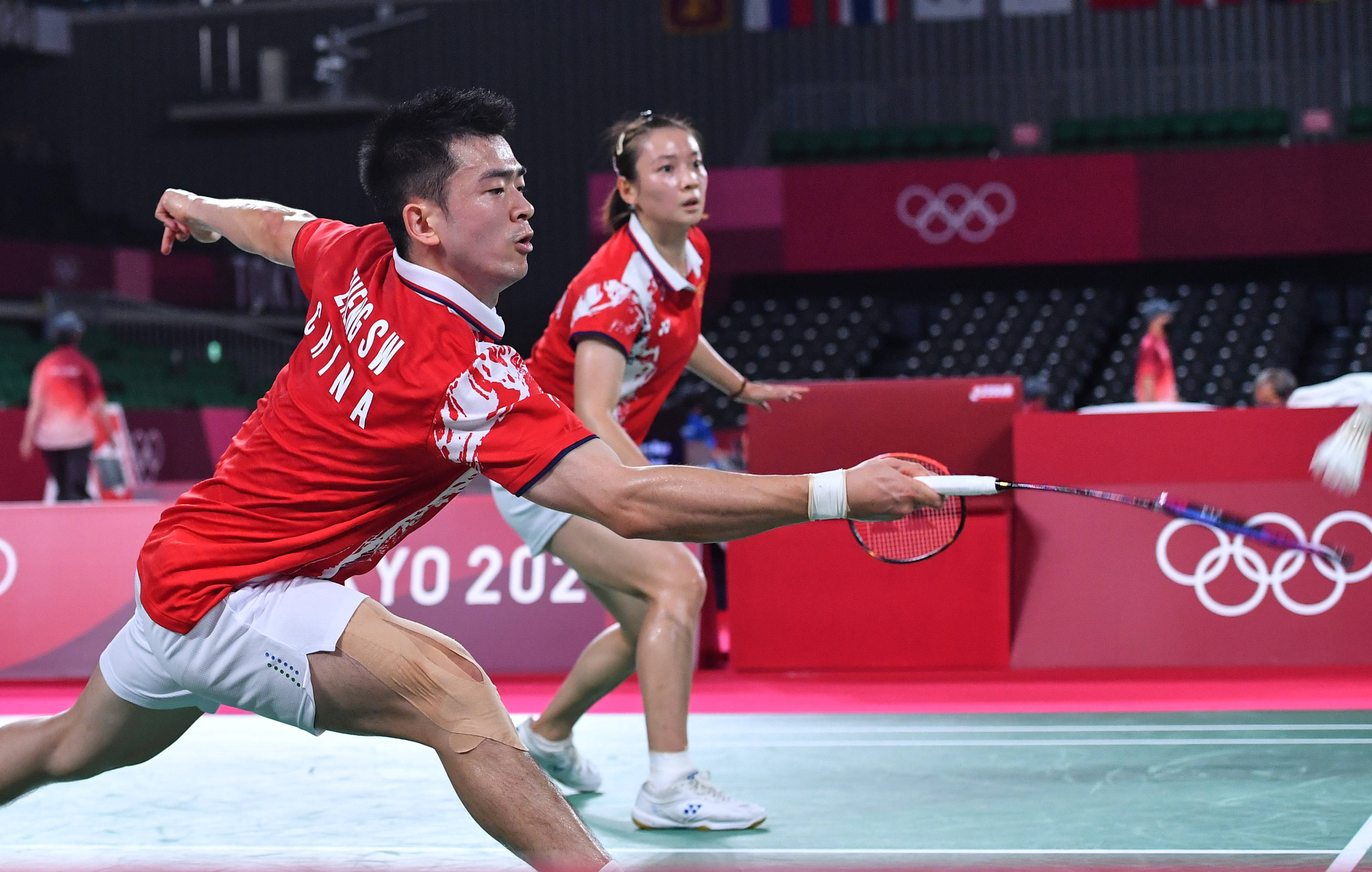 马来西亚队碾压法国队，郑思维惊艳四座