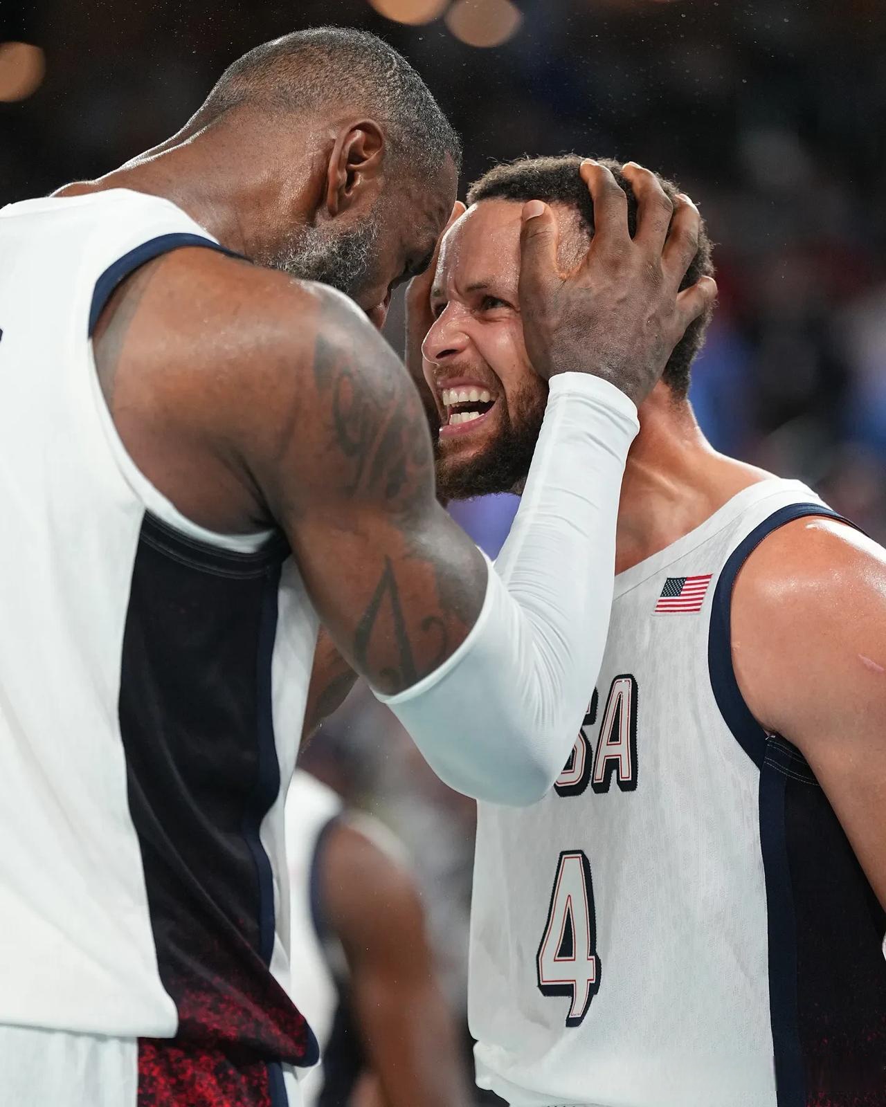 美国男篮强势加拿大男篮，詹姆斯打破历史纪录